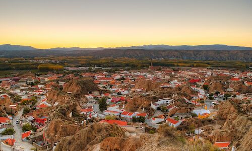 Nueva ruta en Benala a travs de los badlands del Geoparque de Granada 