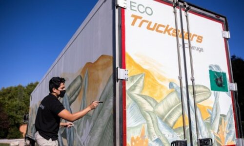 EcoTrucksters by Taruga presenta un camin cuya pintura absorbe CO2