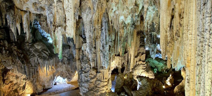 Espeleoturismo cueva de Nerja