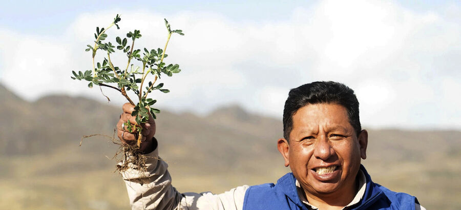 El bilogo peruano Constantino Aucca Chutas premio Campeones de la Tierra 