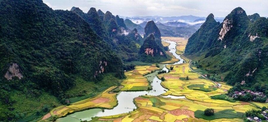Laos Vietnam 